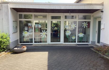 Bild Eingang Kita Höchstenbach - Standort Schullandheim